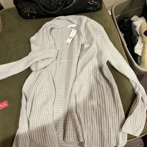 Nyco brand nwt light gray fly away sweater